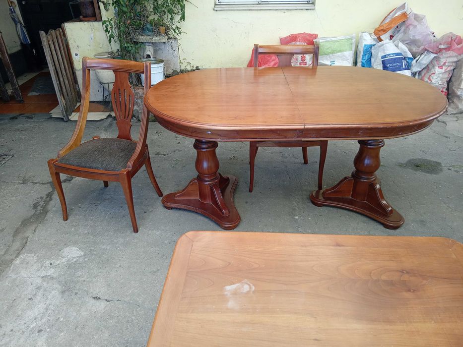 Mesa de jantar de cerejeira