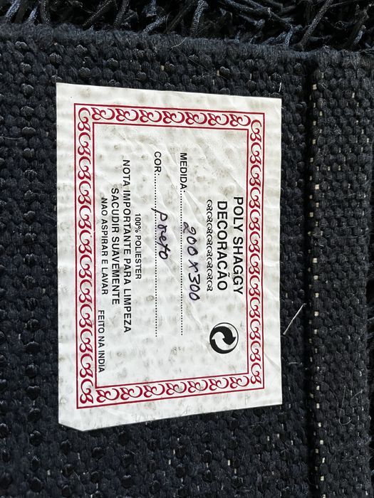 Tapete poly Shaggy 200x300 preto, como pouco uso!