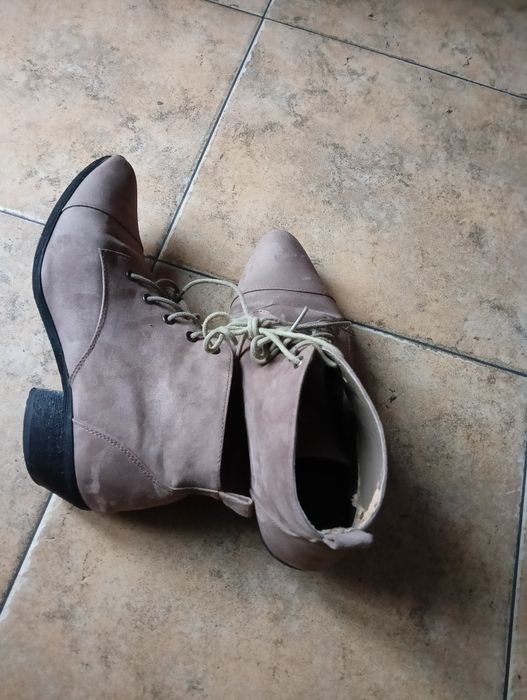Beżowe BUTY całoroczne
