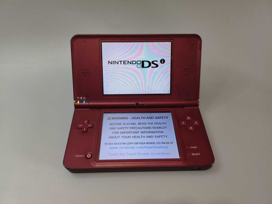 Nintendo DSI XL Vermelho