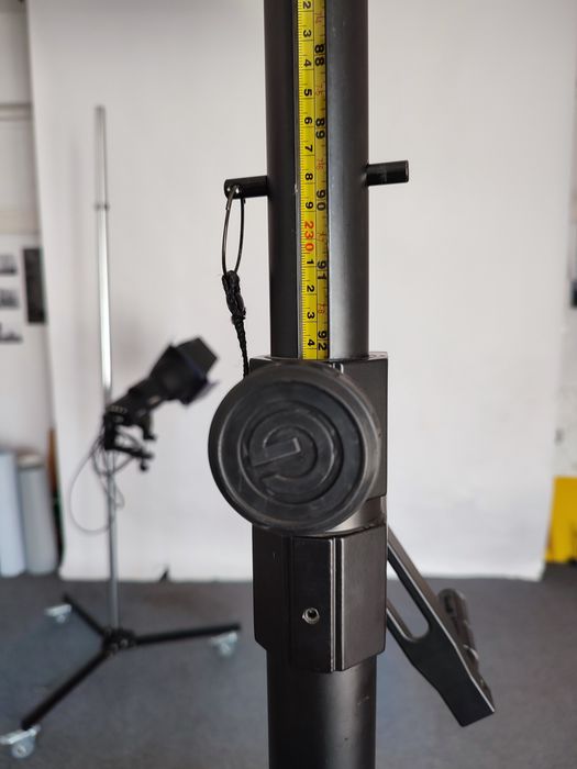 Duży statyw studyjny Manfrotto