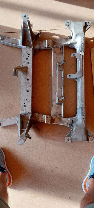 Підрамник передній Tesla model X