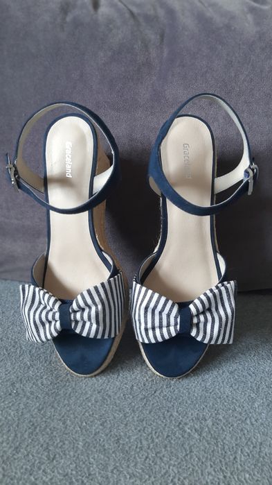Espadryle na koturnie nowe