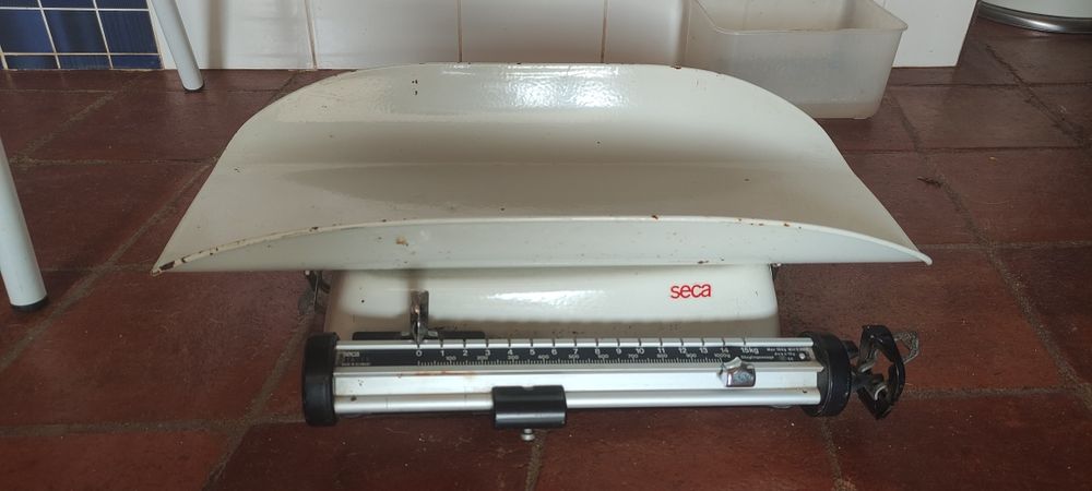 Balança de metal antiga SECA