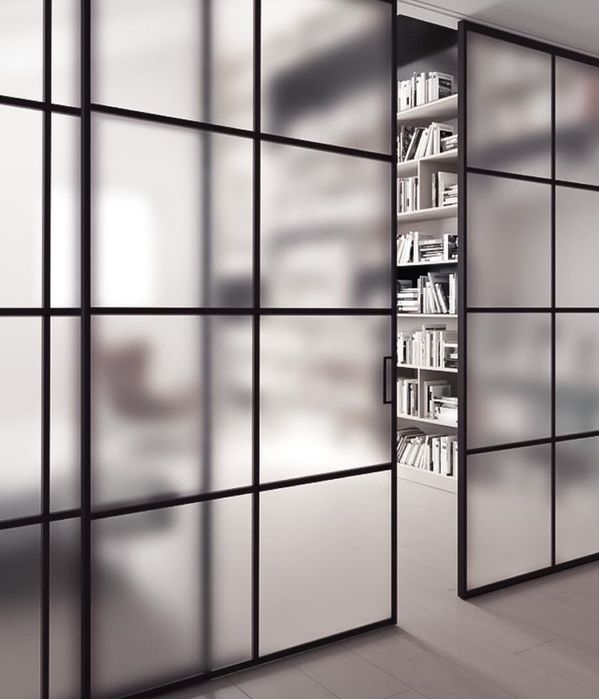 Скидки 30 %. Межкомнатные раздвижные стеклянные перегородки.