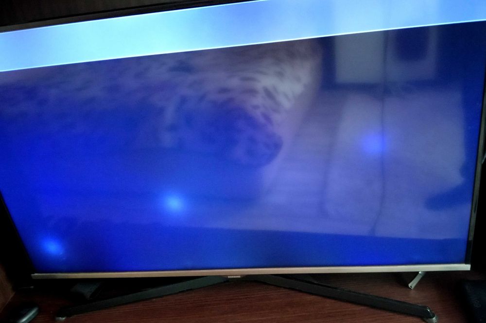 Продам телевізор Samsung UE40J5100AW