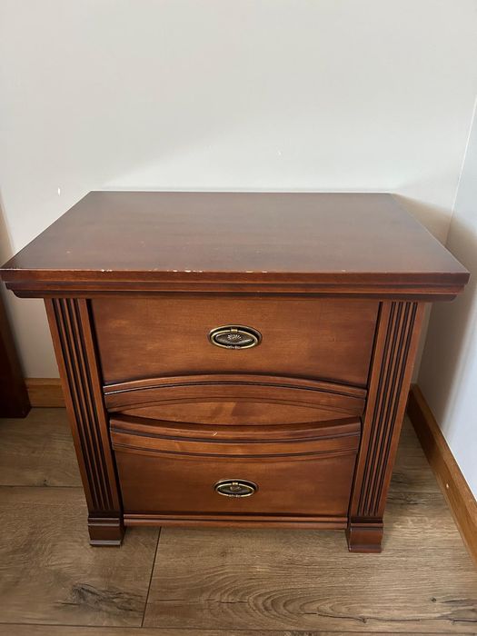 Szafka nocna z dwoma szufladami. Polecam!