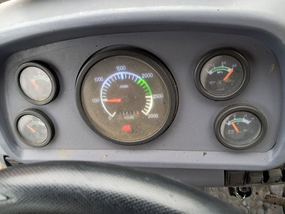 Трактор 80к.с 2008р.в 2400мотогодин 4750куб.см дизель маса 2960кг Торг