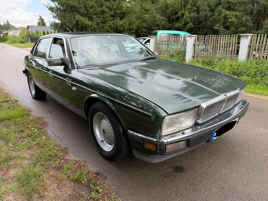 Jaguar XJ