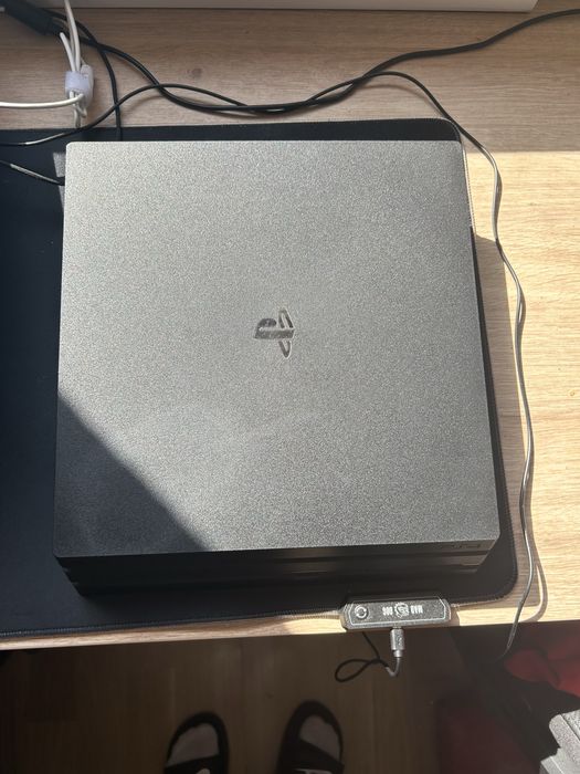 Konsola PS4 PRO 1TB