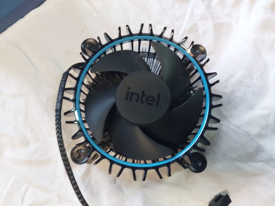 Chłodzenie Intel core socket 1700 i7