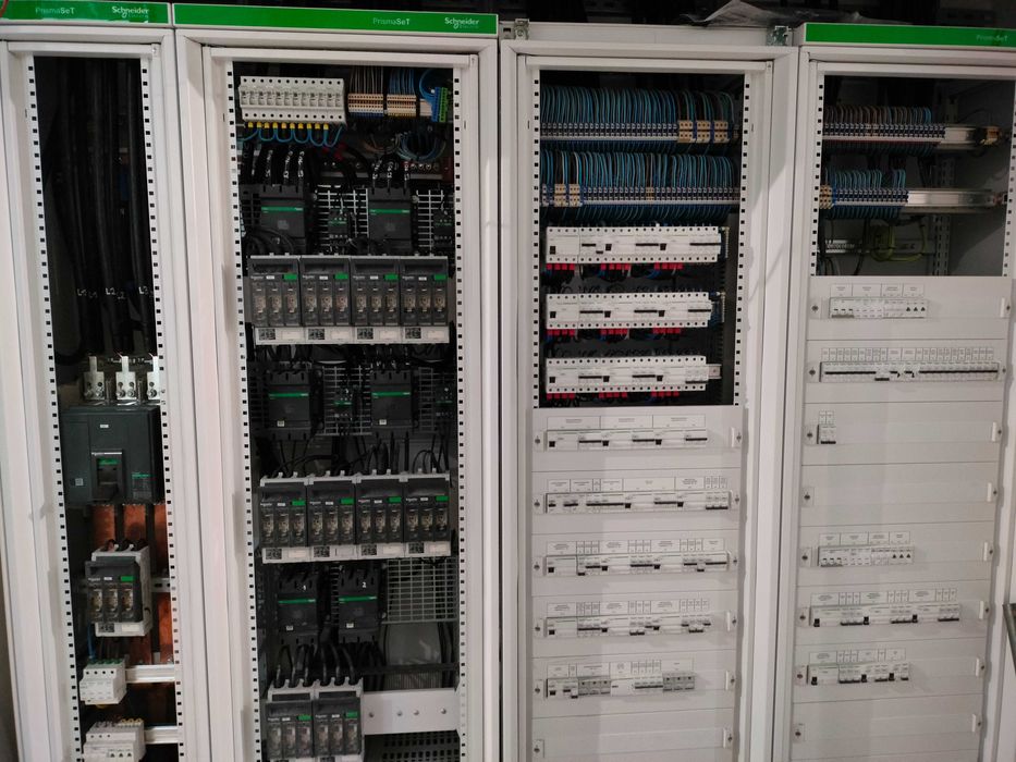 Instalacje Elektryczne, Fotowoltaika, Monitoring, Minikoparka Elektryk