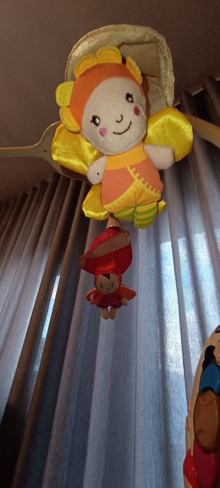 Mobile da marca Chicco para berço de bebê.