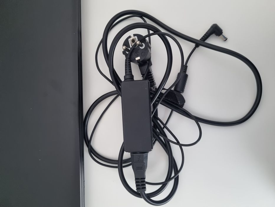 Laptop Acer e5-571 nowy dysk!