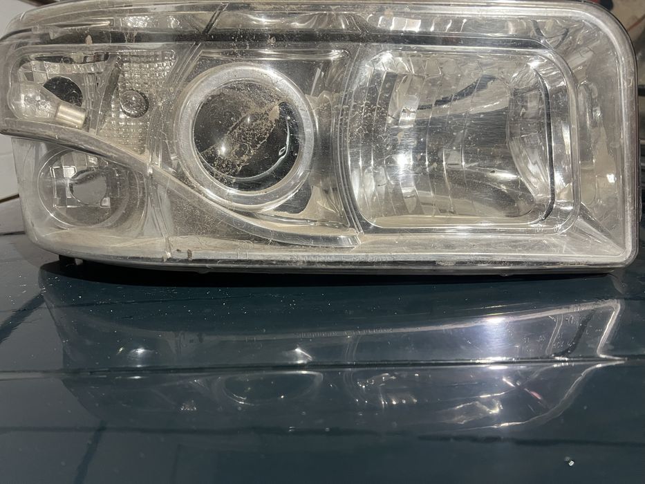 Фара Маз евро 5. Б/у . Стекло целое. Правая. В хорошем состоянии. Прод