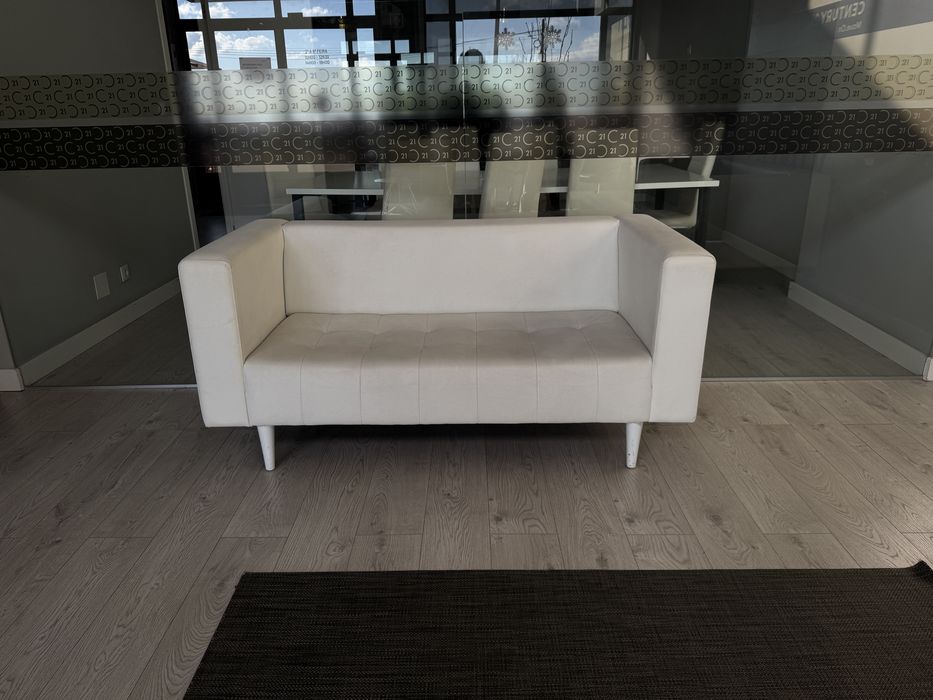 Sofá branco imita pele 160cm