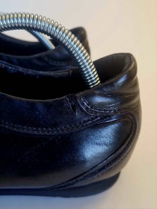 Sapatos pretos Moncler