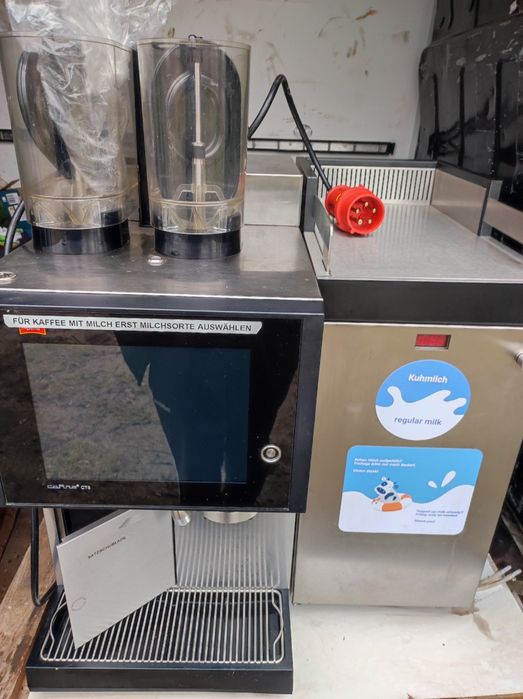 Ekspres ciśnieniowy Melitta w komplecie z lodówką