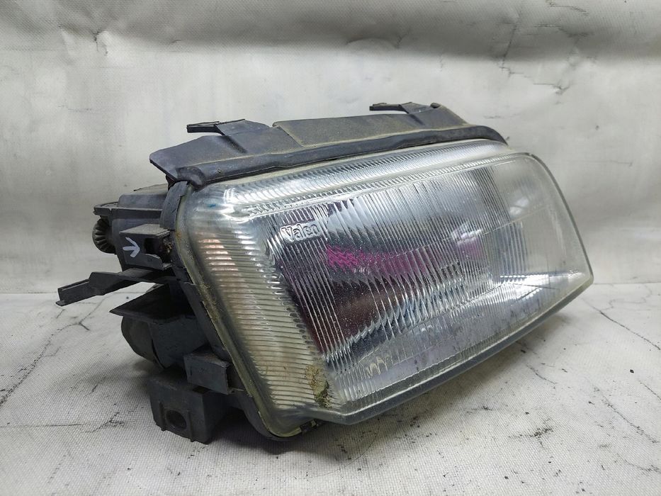 Lampa Prawa Przód Audi A4 B5