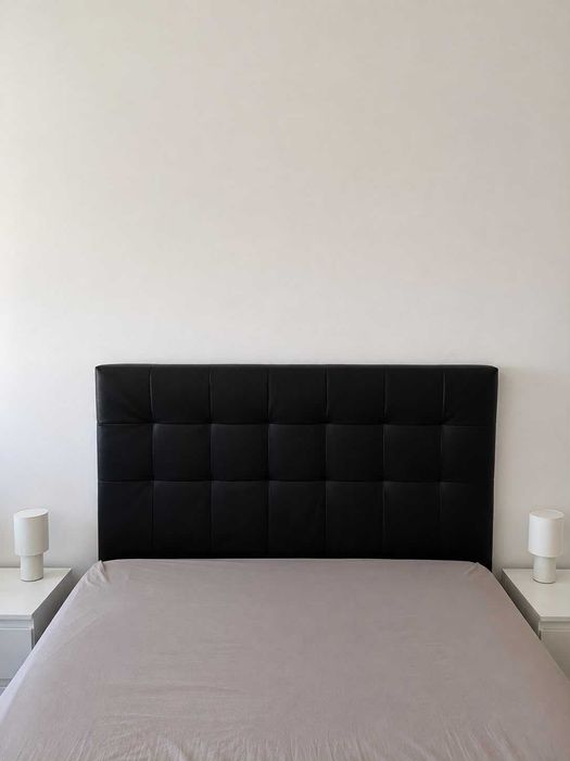 Cabeceira Preta Pele - Cama Casal
