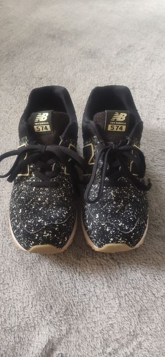 Czarne sneakersy New Balance 574 świecą w ciemności rozm 37.5