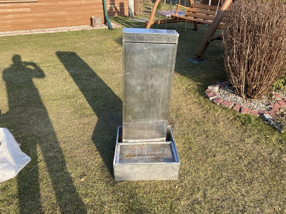 Fontanna ogrodowa z pompa ocynk | Oświetlenie Gratis!