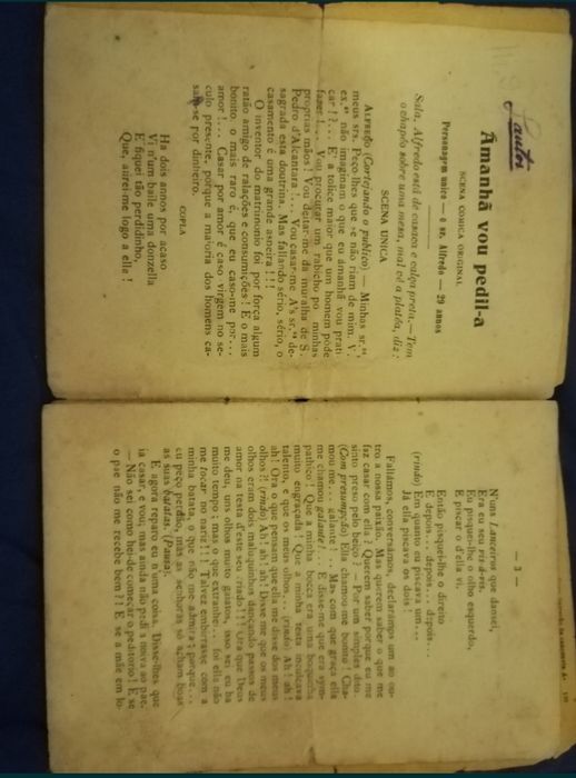 Antigo conjunto de peças teatrais