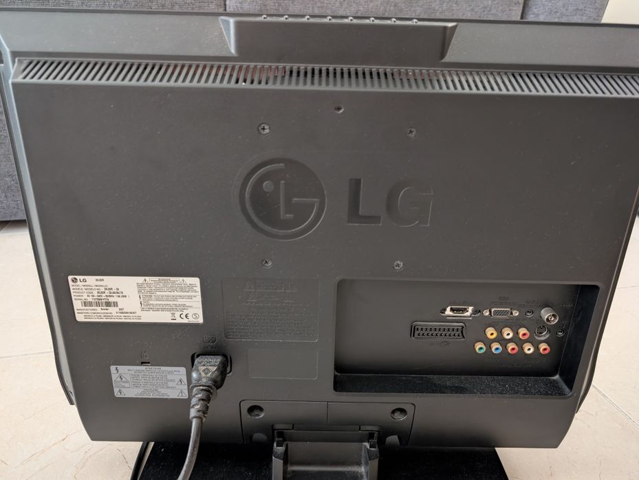TV LCD LG 20" 20LS2R