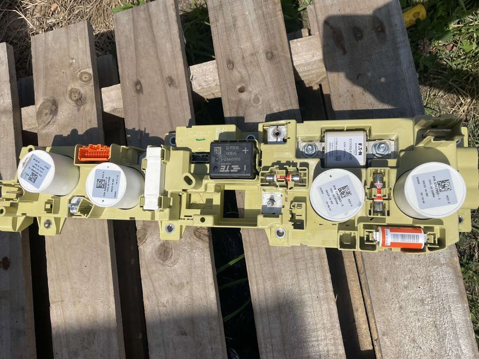 FORD Mustang Mach-E, деталі батареї 98,8кВт 75кВт