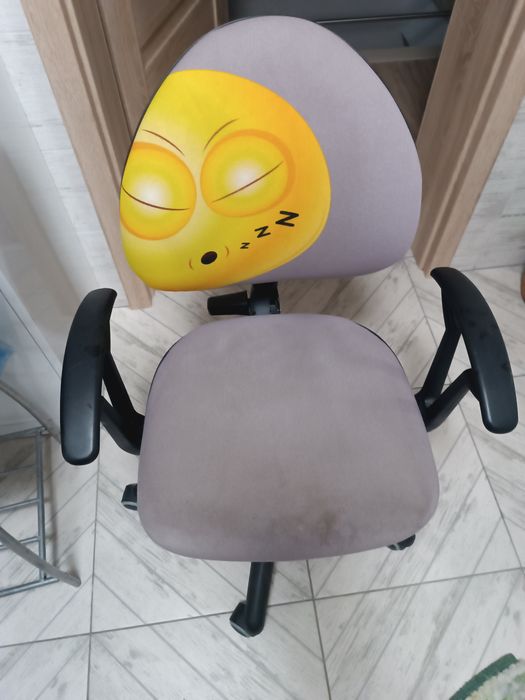 Dziecięce krzesło obrotowe