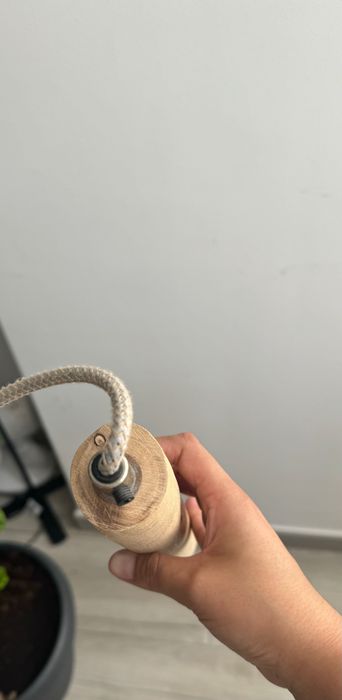 Candeeiro com cordas