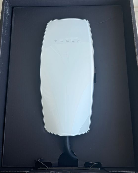 Tesla Wall Connector