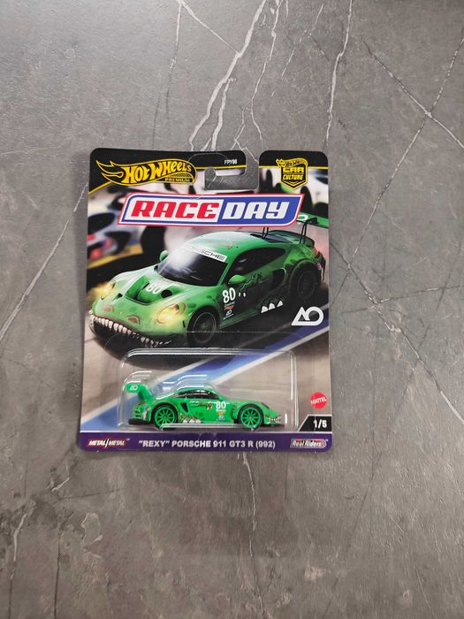Hot Wheels Premium Porsche 911 GT-R