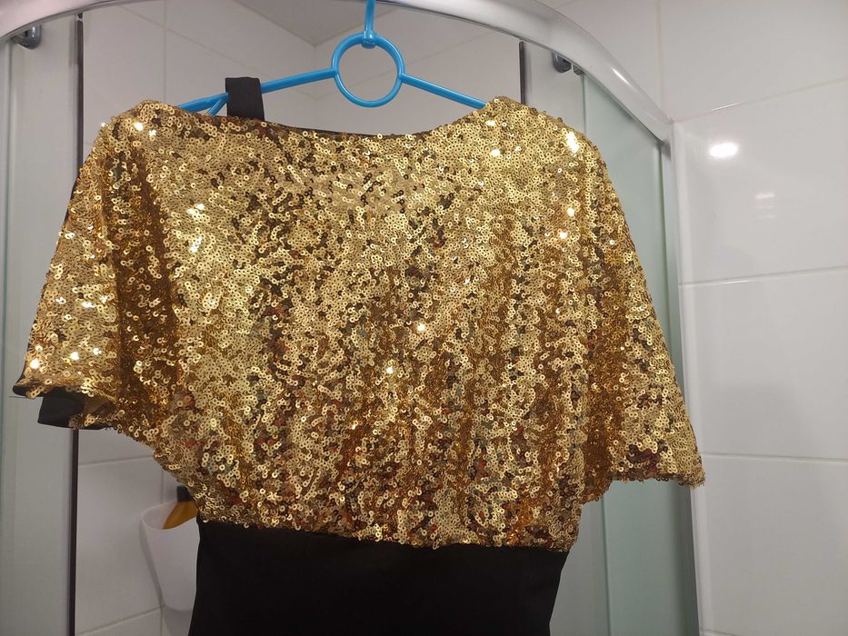 Продам нарядное,праздничное платье с пайетками. Разм 44. Без дефектов