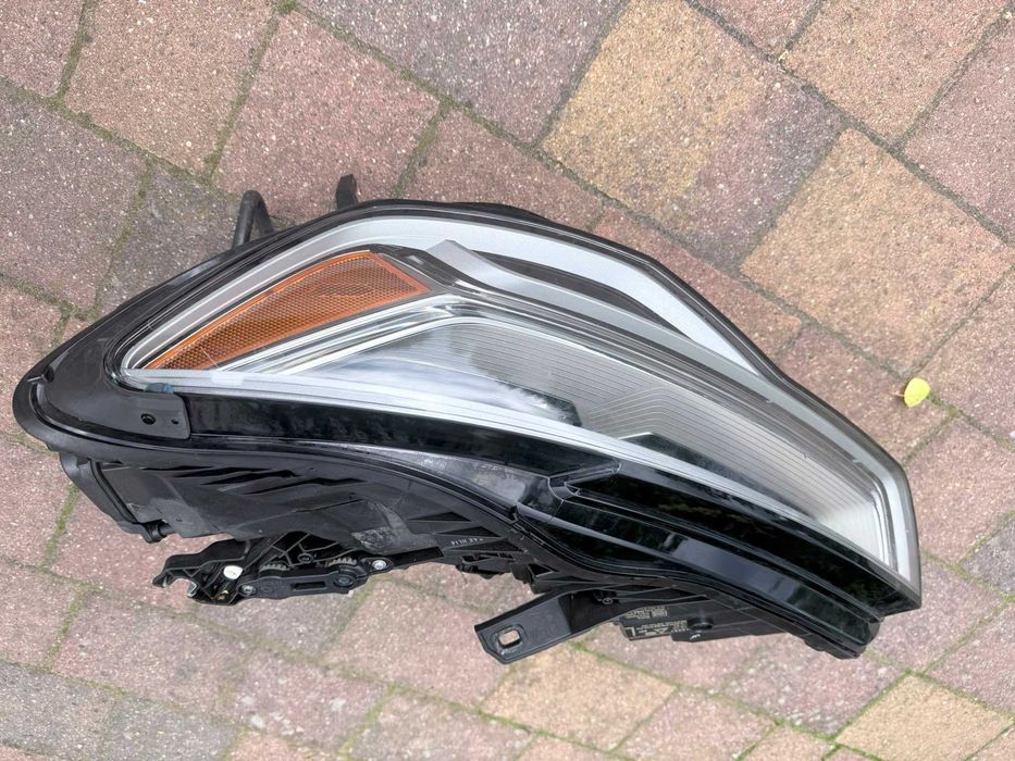 Sprzedam lampę  do Audi A6C7 Full Led wersja USA