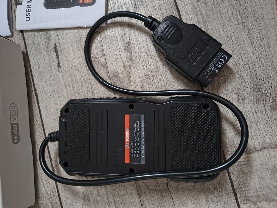 Skaner diagnostyczny samochodowy OBD 2 V 520.