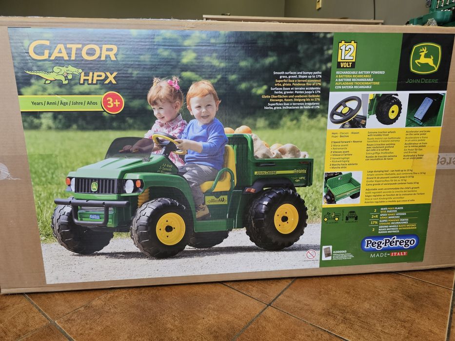 John deere Peg Perego samochód