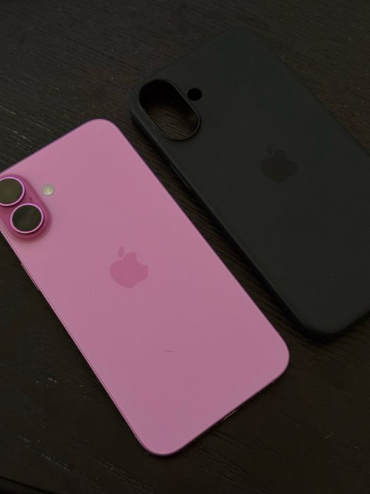 iPhone 16 PLUS rozowy 256 GB 83% bateria