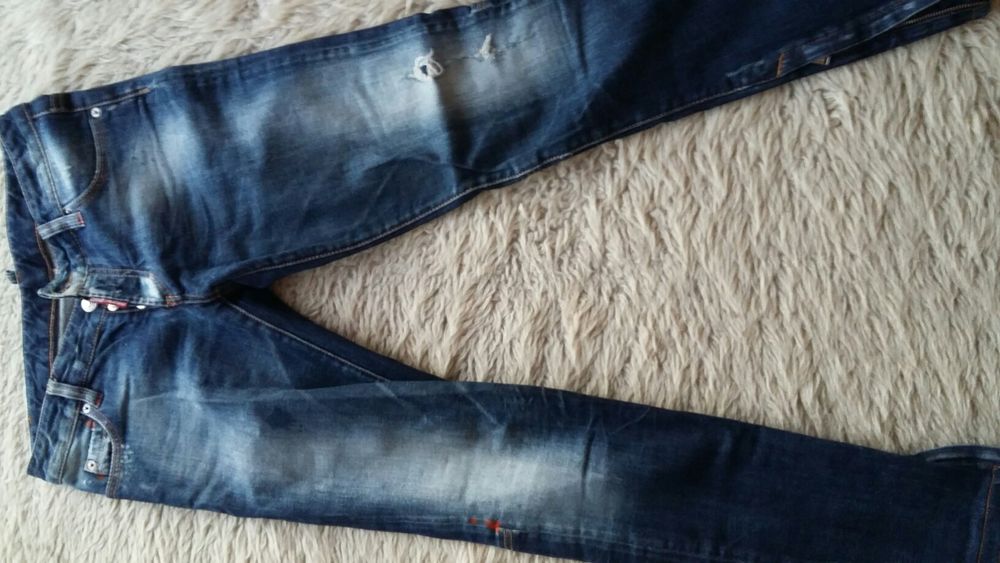 Джинсы Dsquared Италия