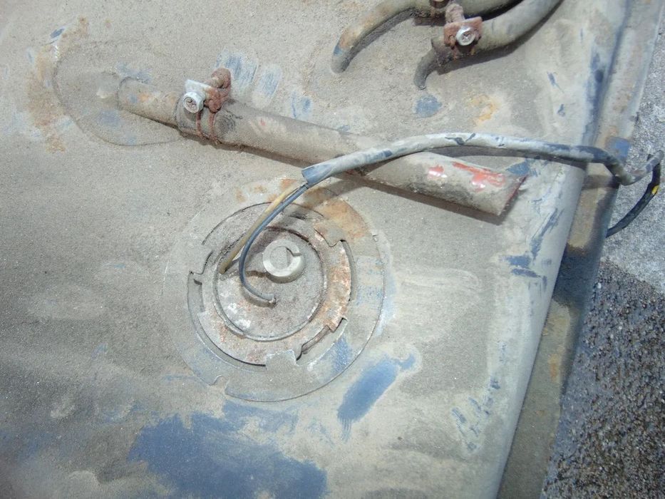 Nissan Ebro Vanette depósito combustível