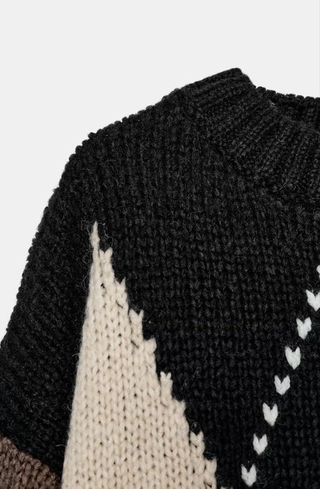 Джинси та светр Zara в наявності