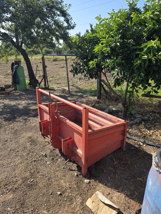 Trator com alfaias