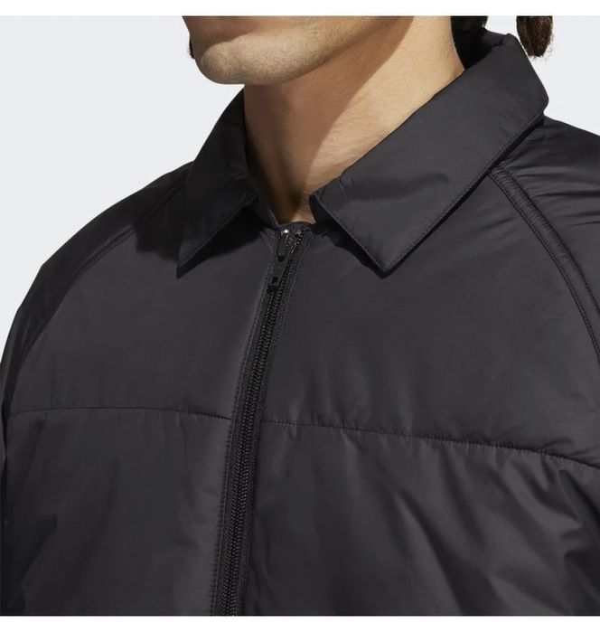 Демісезонна куртка від Адідас