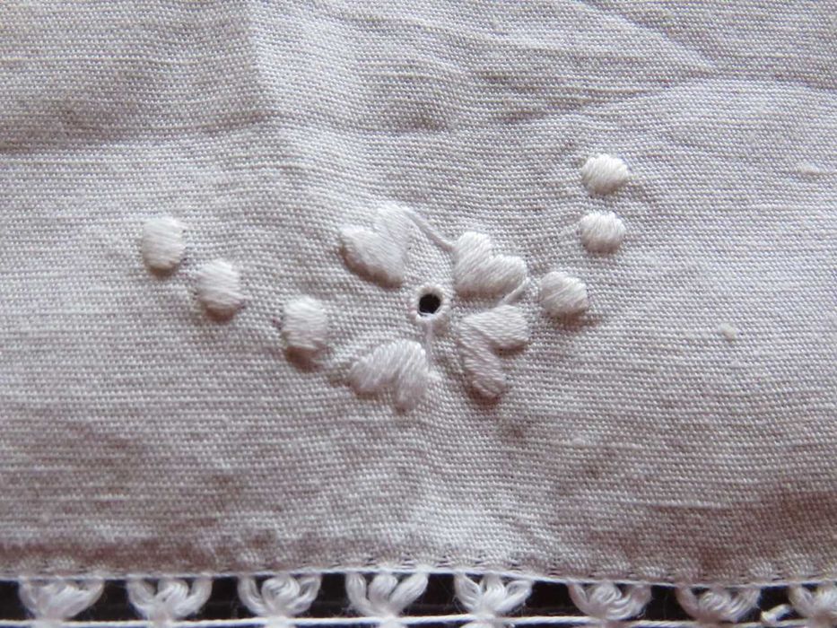 Conjunto de 3 panos de quarto em linho – bordados à mão