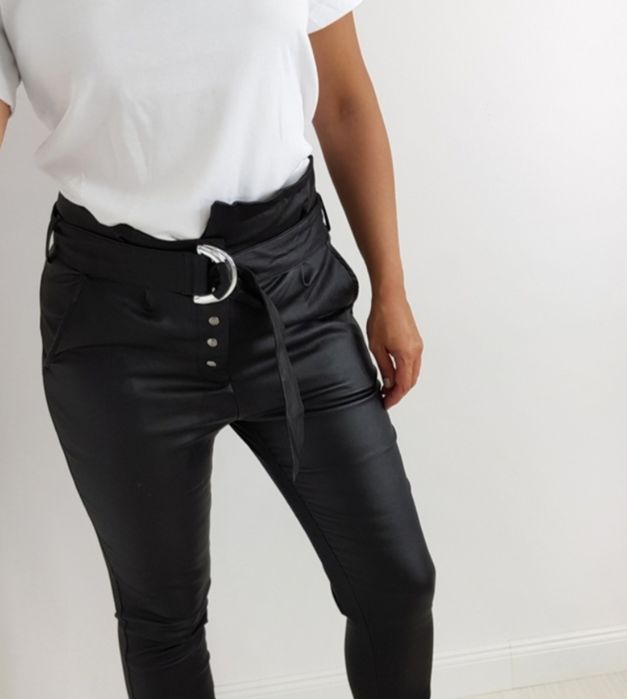 Woskowane spodnie z wysokim stanem