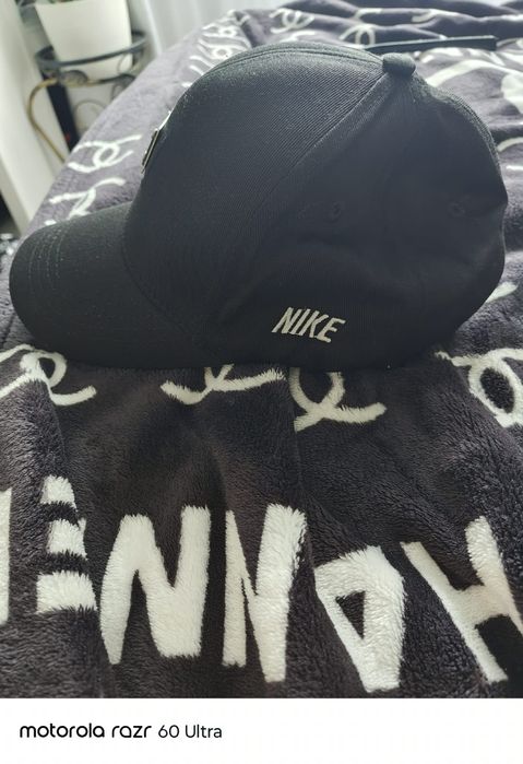 Czapka z daszkiem Nike Black/Pink – Unikalna blaszka, stan idealny!