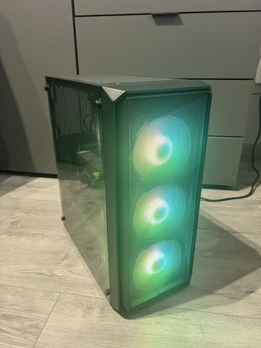 Продаю компютер Вартий Уваги