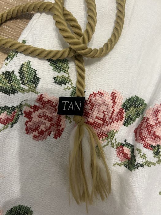 Вишита лляна сукня, вишиванка від Andre Tan