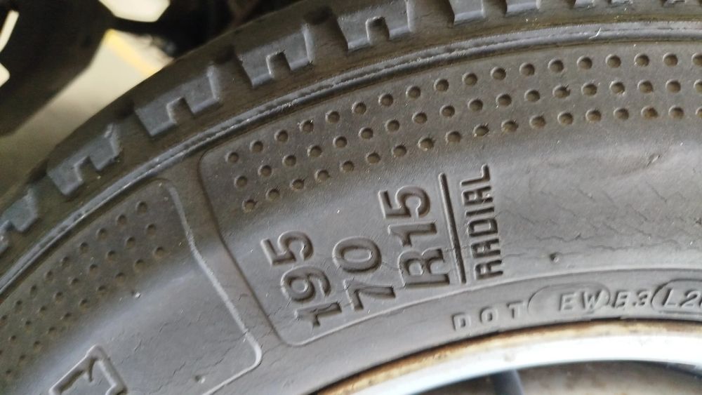 Jante trás esquerda VOLKSWAGEN Transporter IV (70XA)