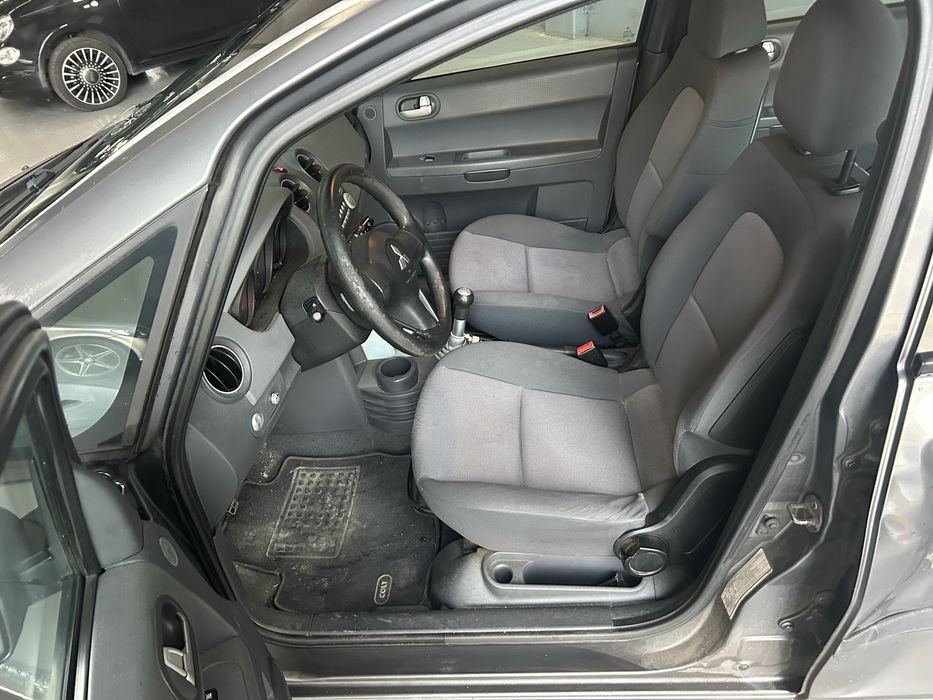 Mitsubishi Colt 1.3 16v de 2004